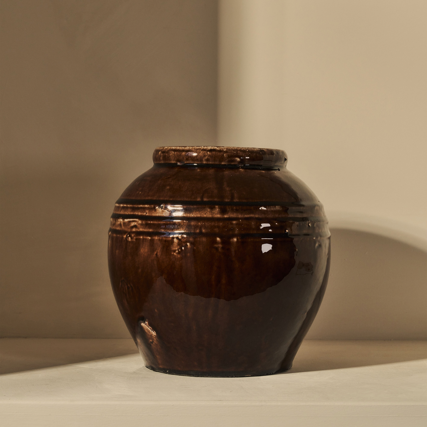 Cyra - Chocolate Gloss Ceramic Vase
