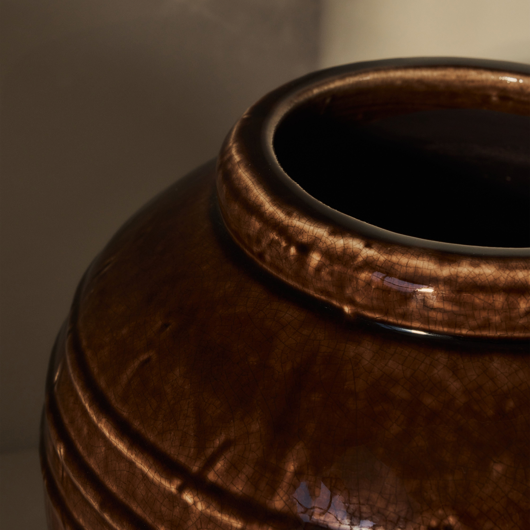 Cyra - Large Chocolate Gloss Ceramic Vase