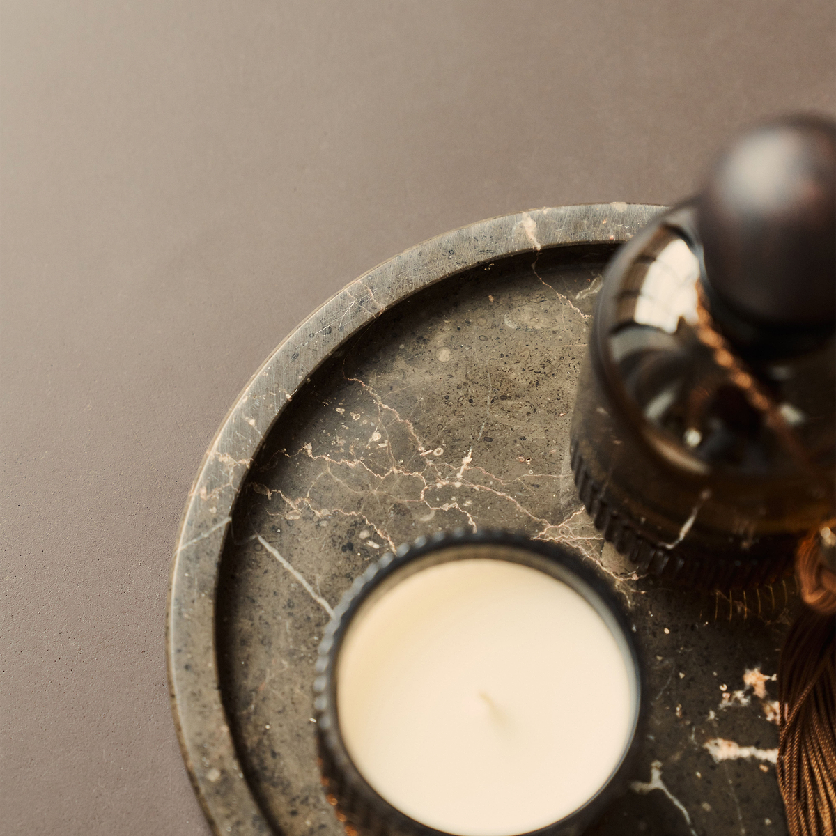 Travara - Dark Emperador Marble Round Decorative Tray