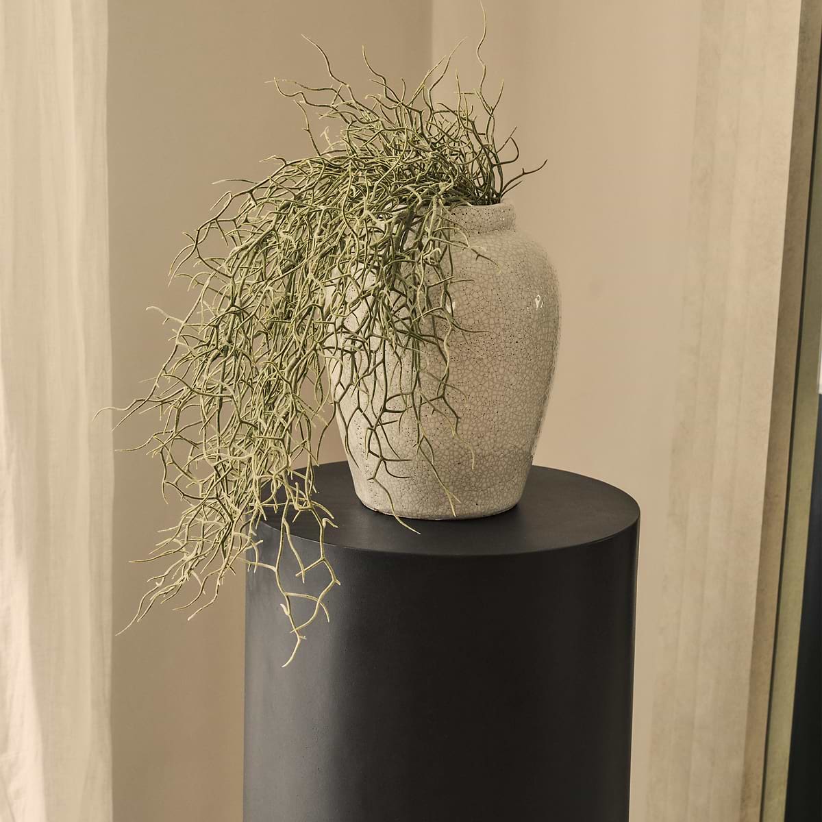 Angelo - Minimal Onyx Round Plinth