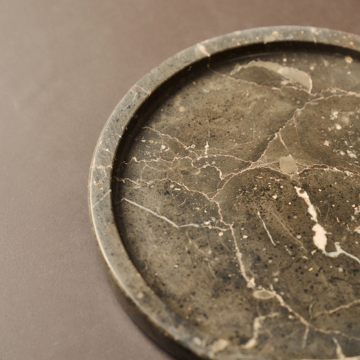 Travara - Dark Emperador Marble Round Decorative Tray