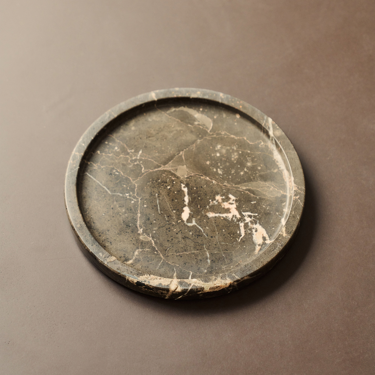 Travara - Dark Emperador Marble Round Decorative Tray