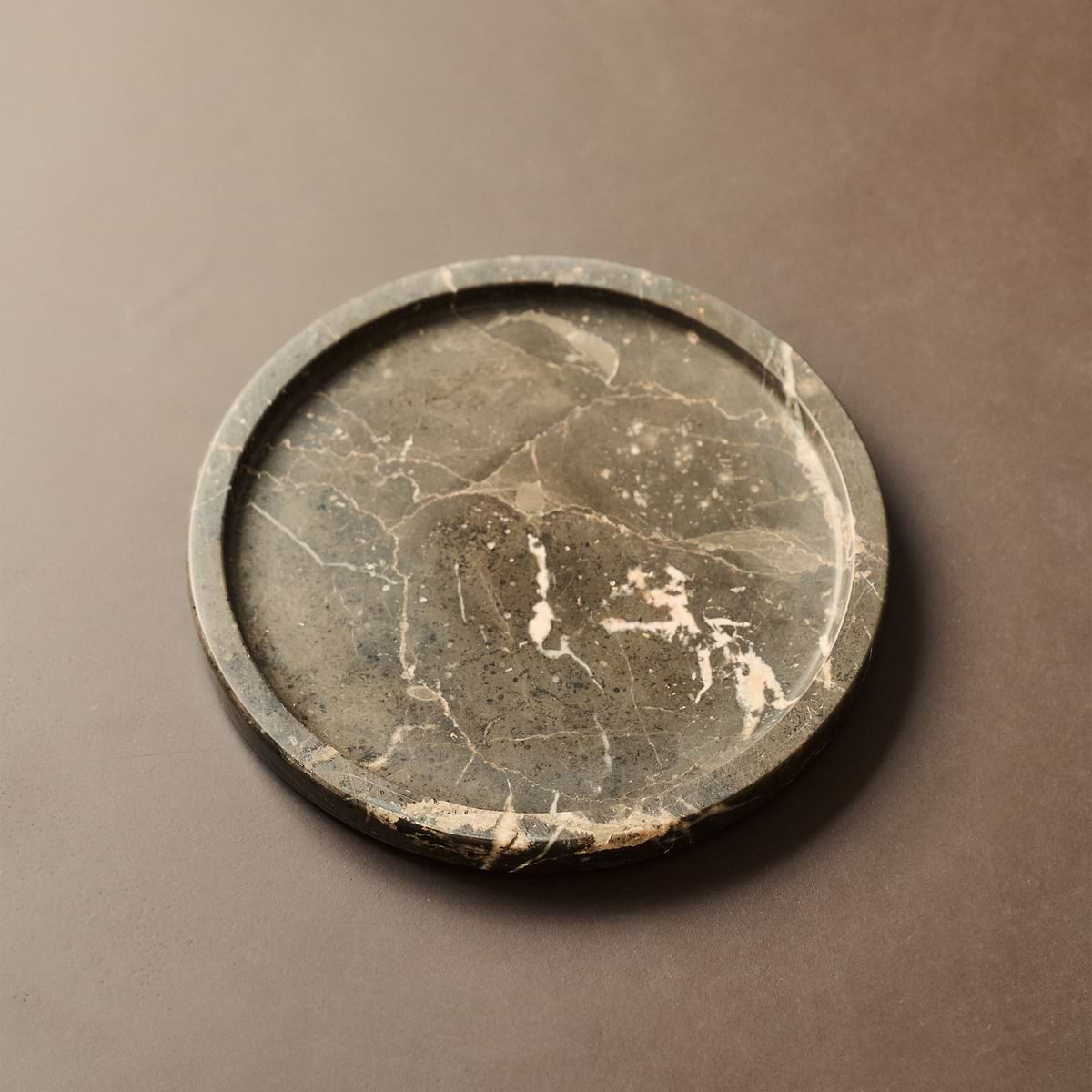 Travara - Dark Emperador Marble Round Decorative Tray