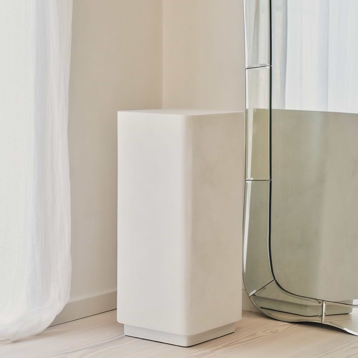 Angelo - Minimal Concrete Rectangular Plinth