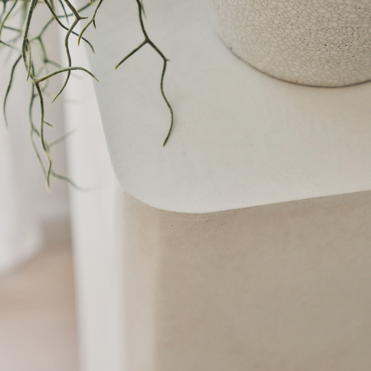 Angelo - Minimal Concrete Rectangular Plinth