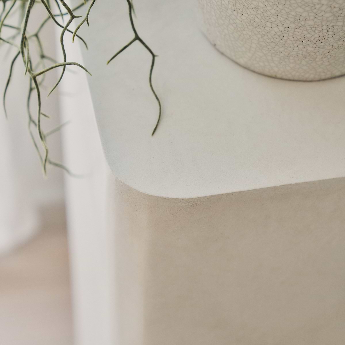 Angelo - Minimal Concrete Rectangular Plinth