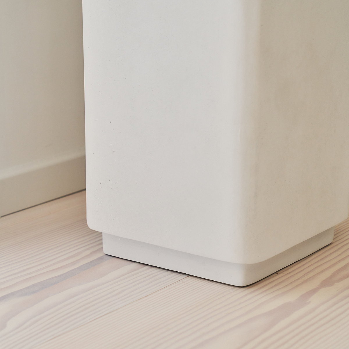 Angelo - Minimal Concrete Rectangular Plinth