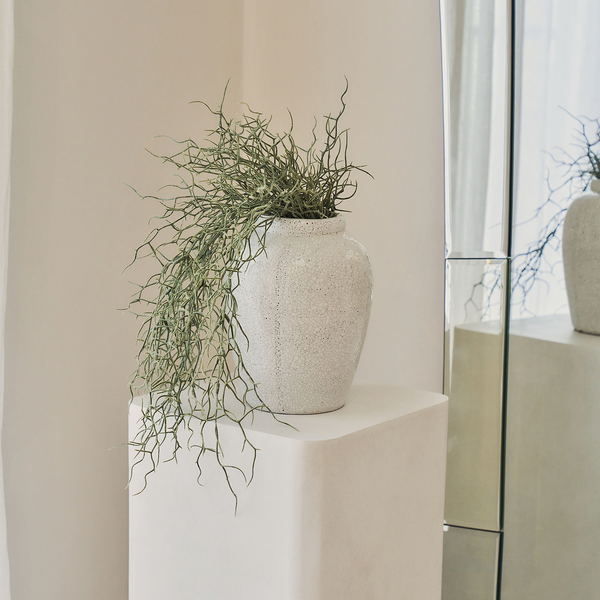 Angelo - Minimal Concrete Rectangular Plinth