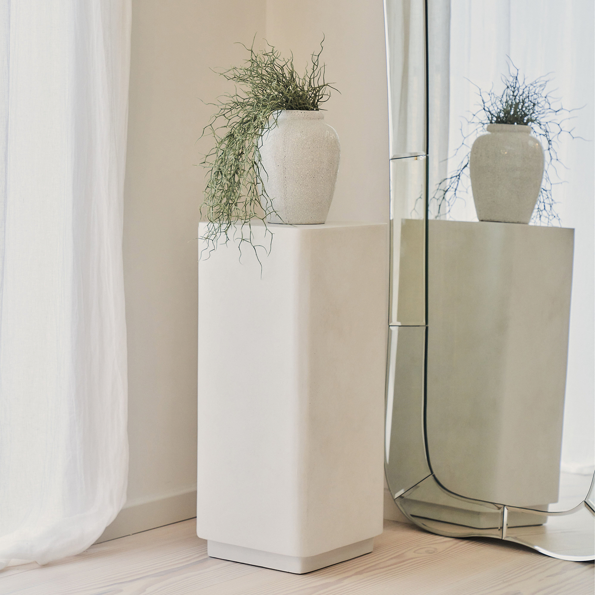 Angelo - Minimal Concrete Rectangular Plinth