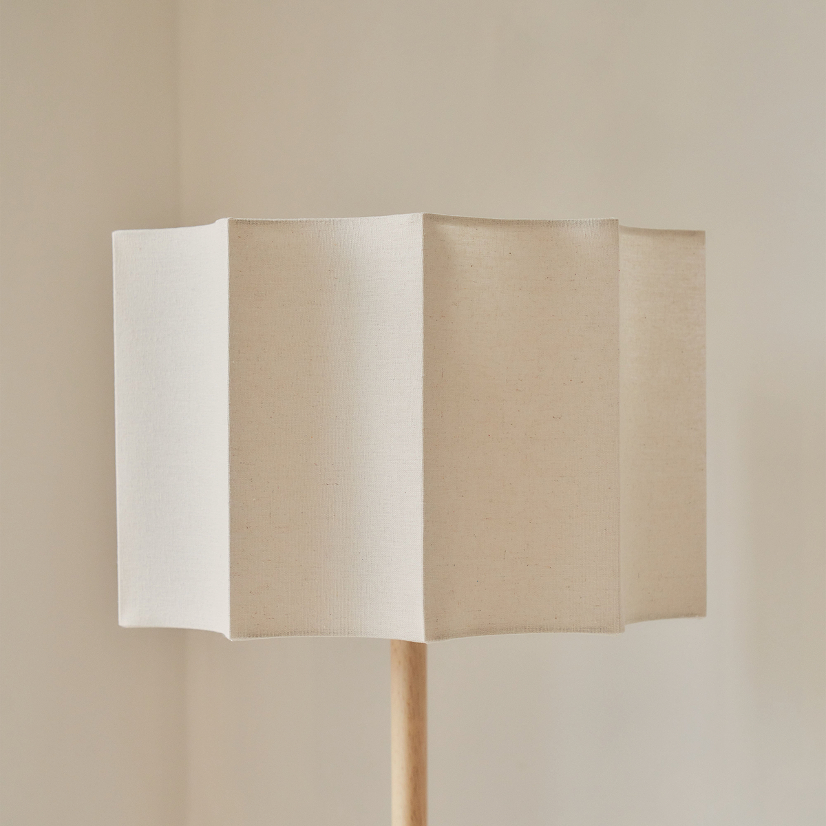 Esme - Light Wood Inverted Scallop Shade Floor Lamp