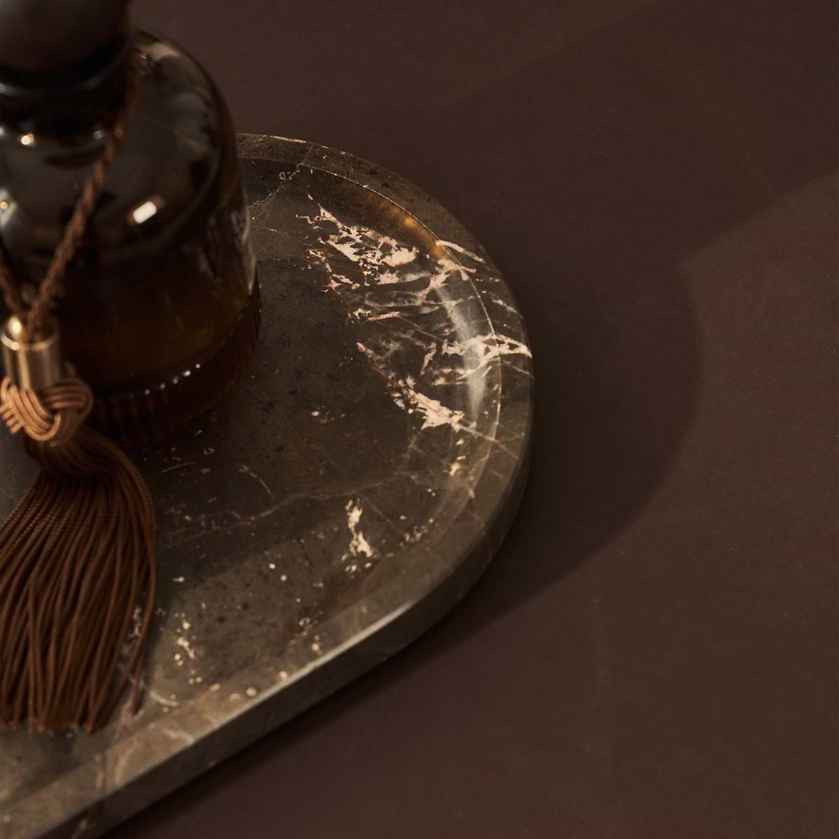 Travara - Dark Emperador Marble Oval Decorative Tray