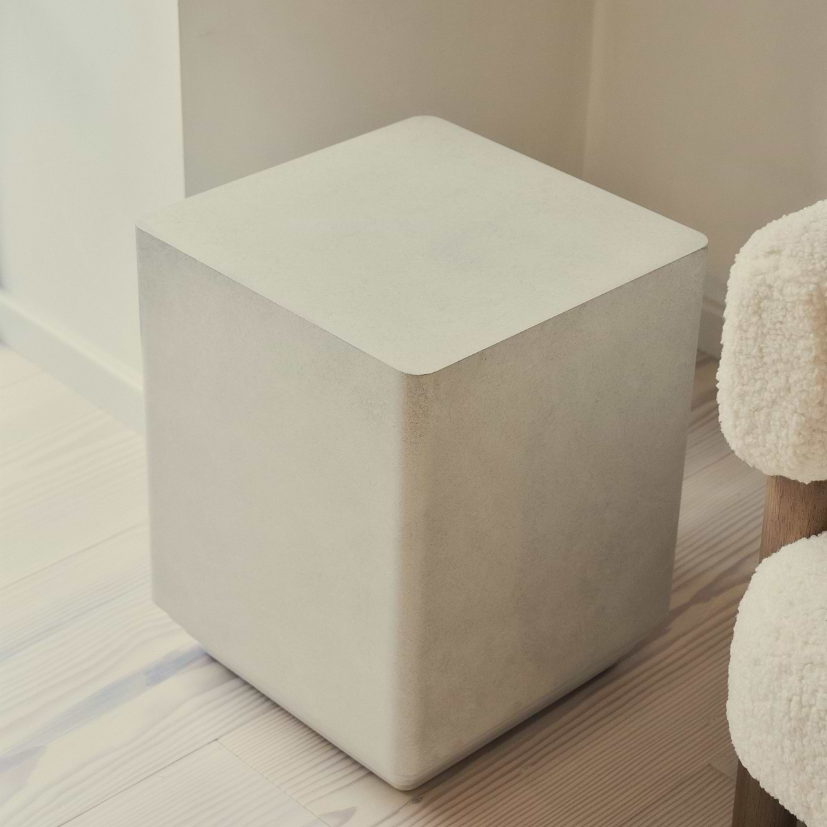 Luciana - Concrete Rectangular Side Table