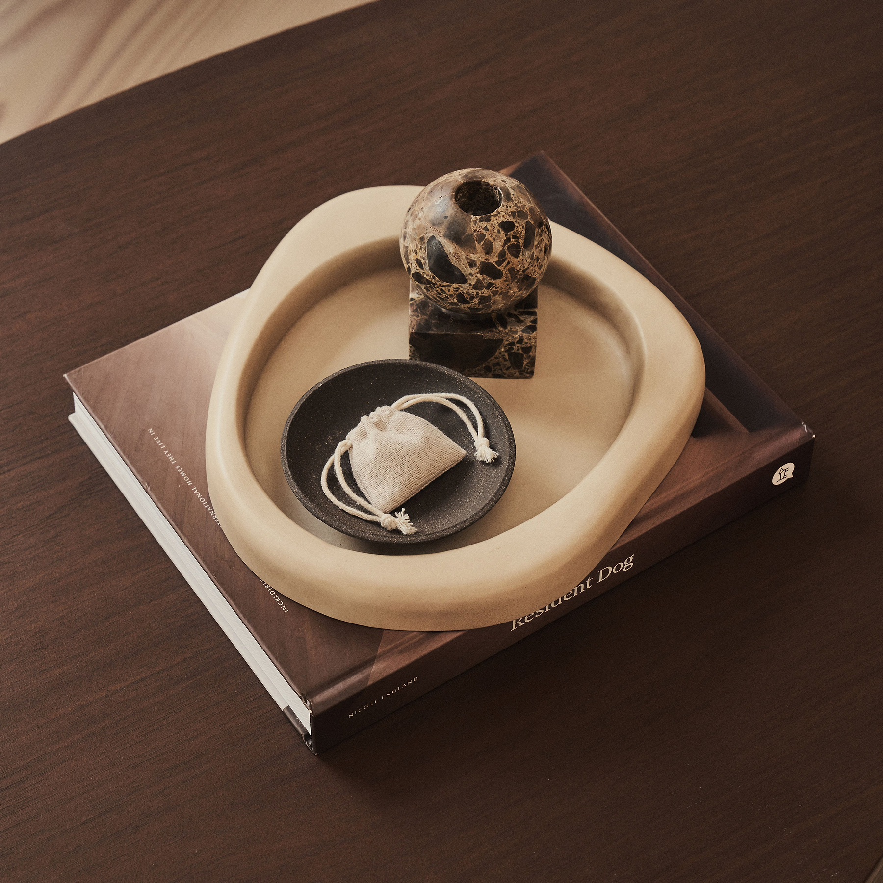 Arcurva - Concrete Irregular Decorative Tray 25cm x 22cm