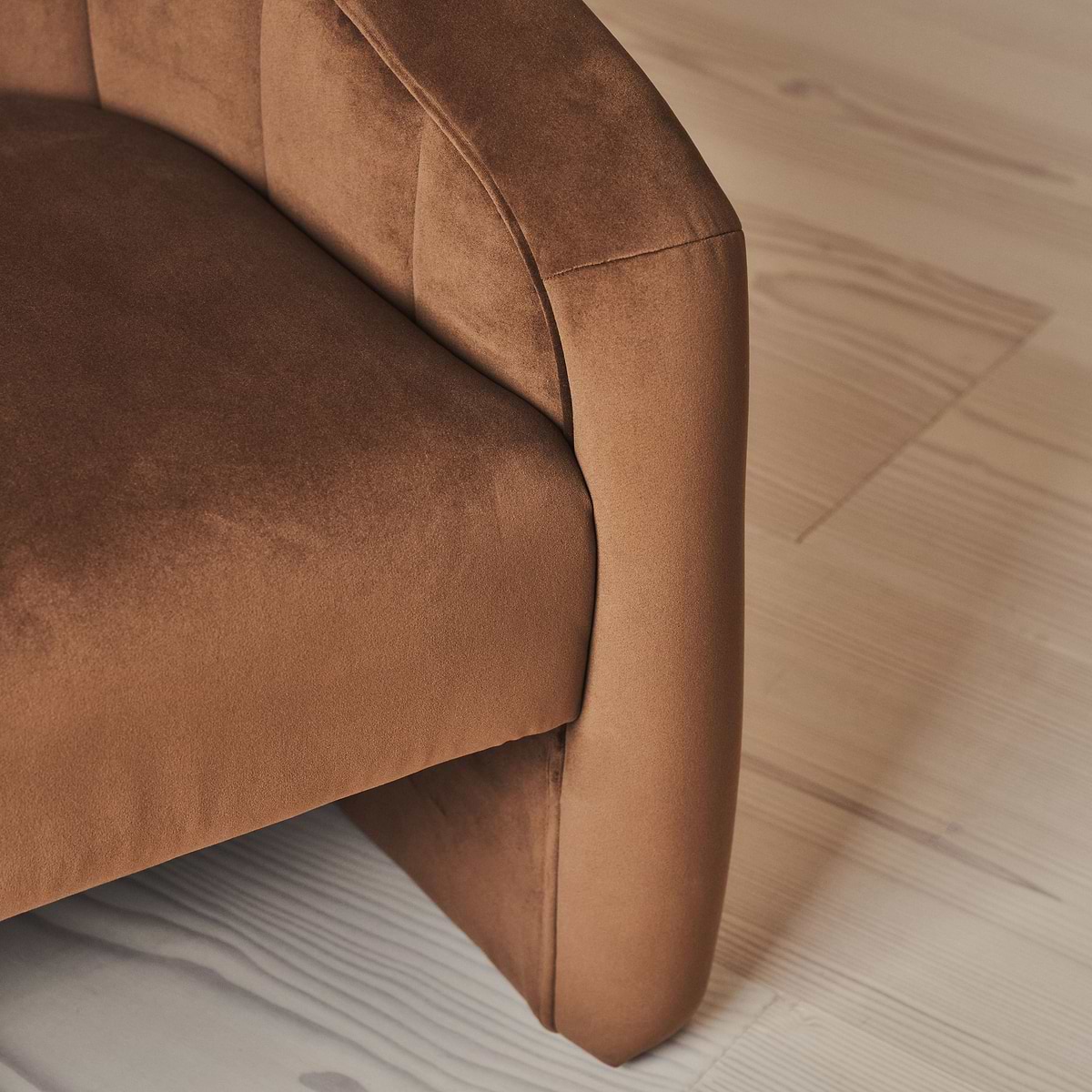 Camille - Curved Velvet Accent Chair Brown