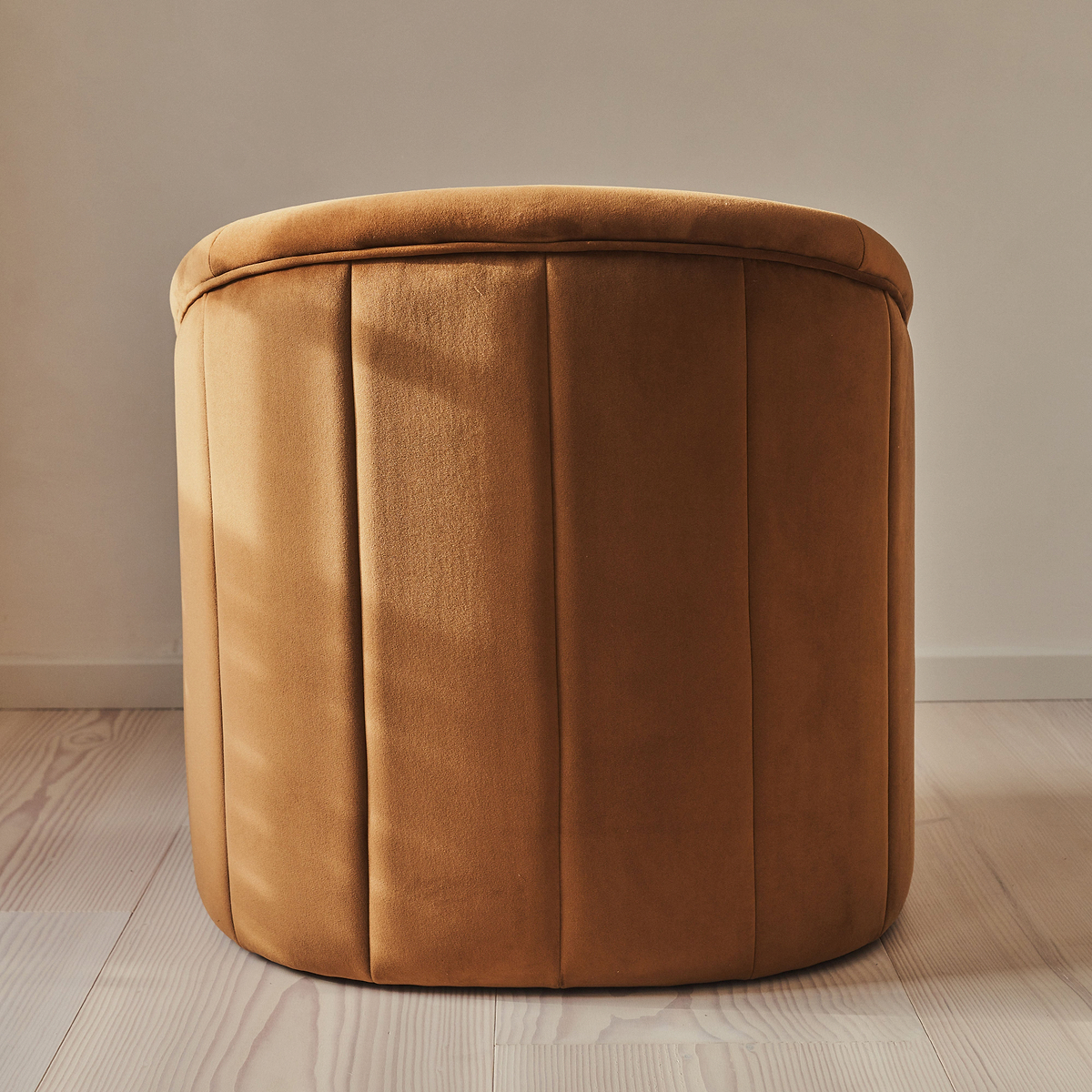 Camille - Curved Velvet Accent Chair Caramel