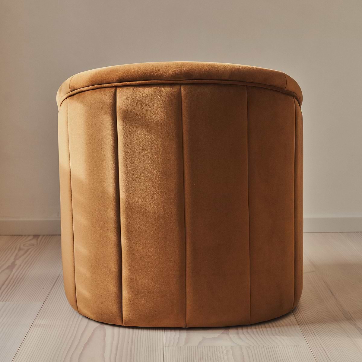 Camille - Curved Velvet Accent Chair Caramel