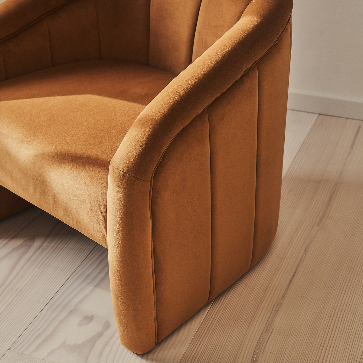 Camille - Curved Velvet Accent Chair Caramel
