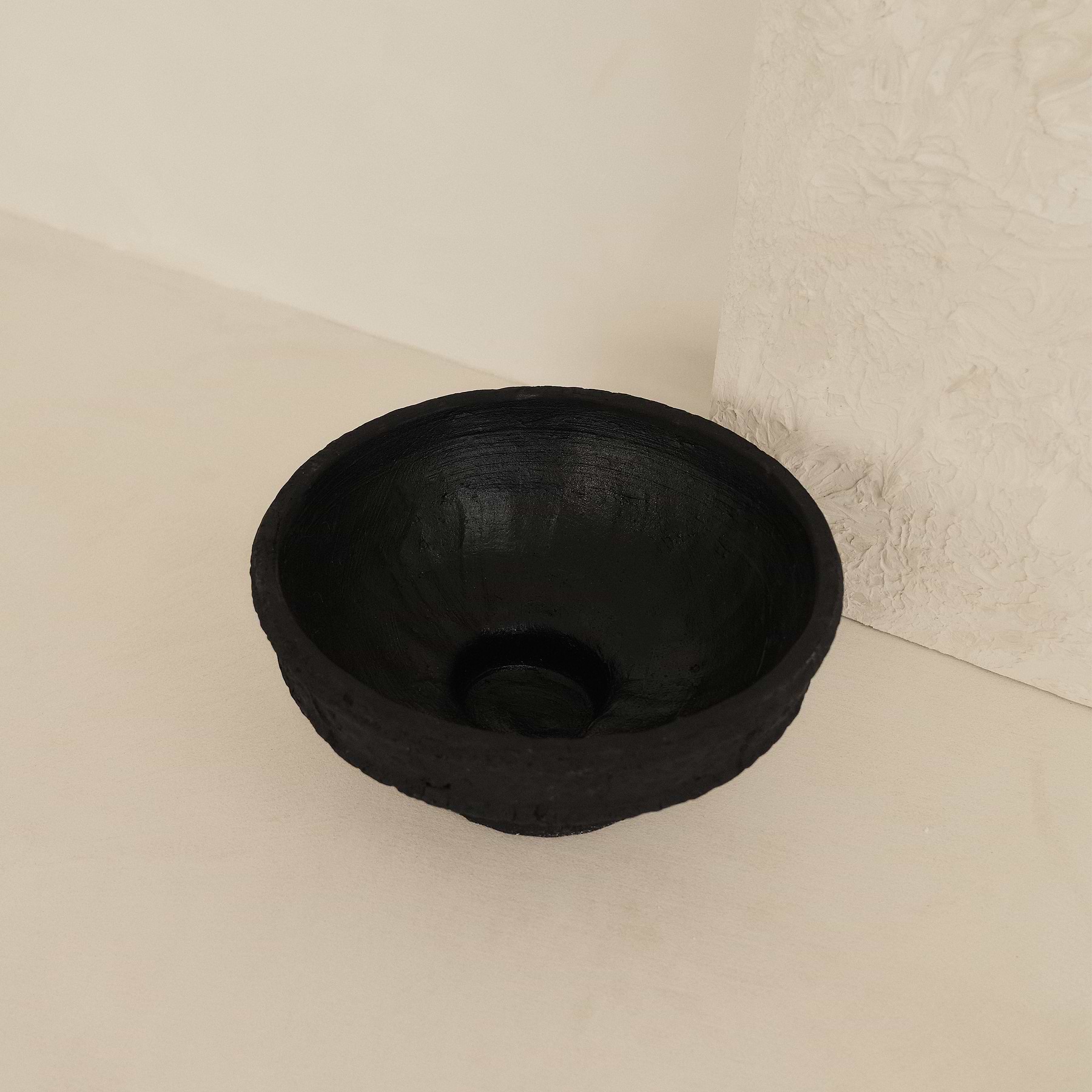 Toledo - Large Black Textured Terracotta Bowl