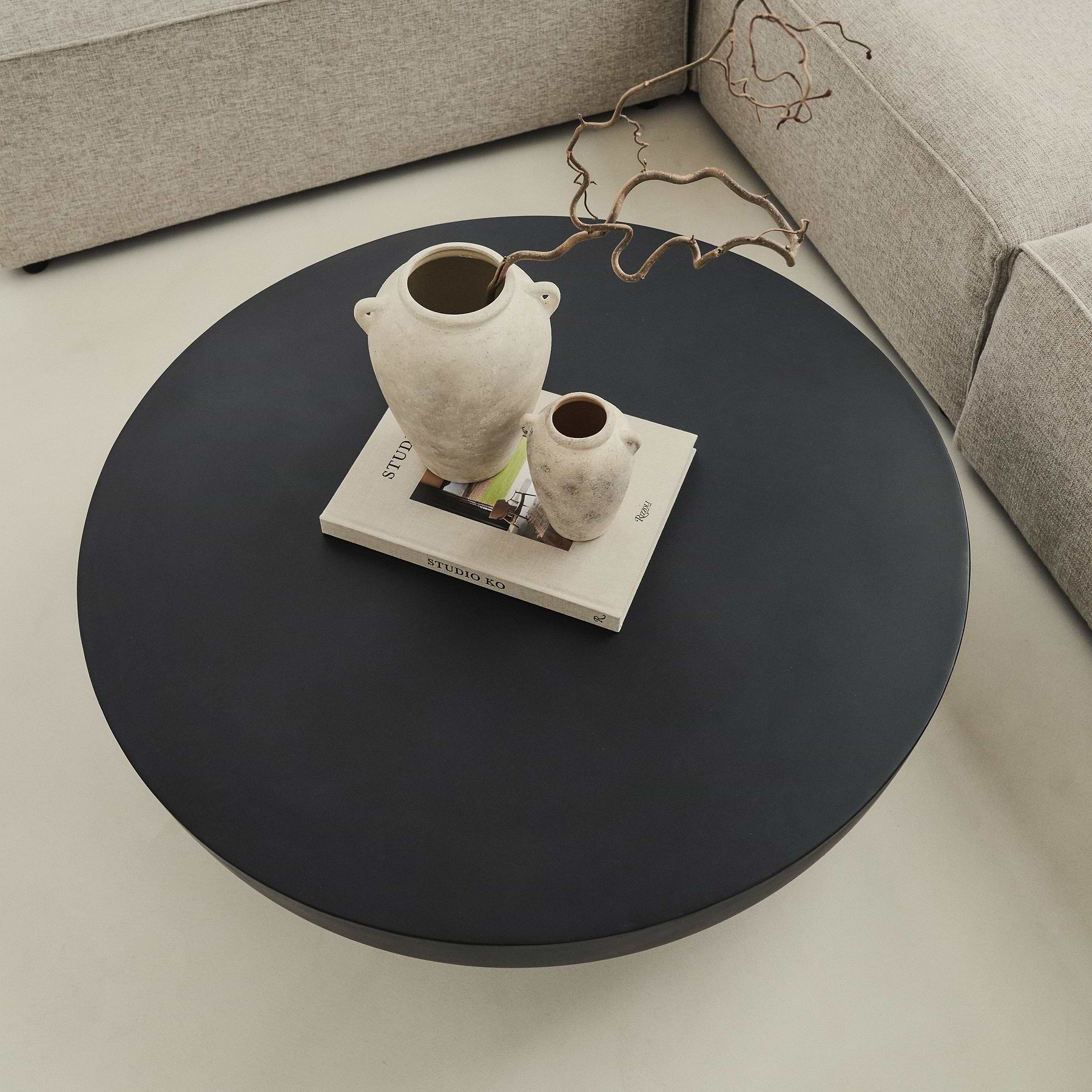 Enzo - Large Minimal Onyx Round Coffee Table