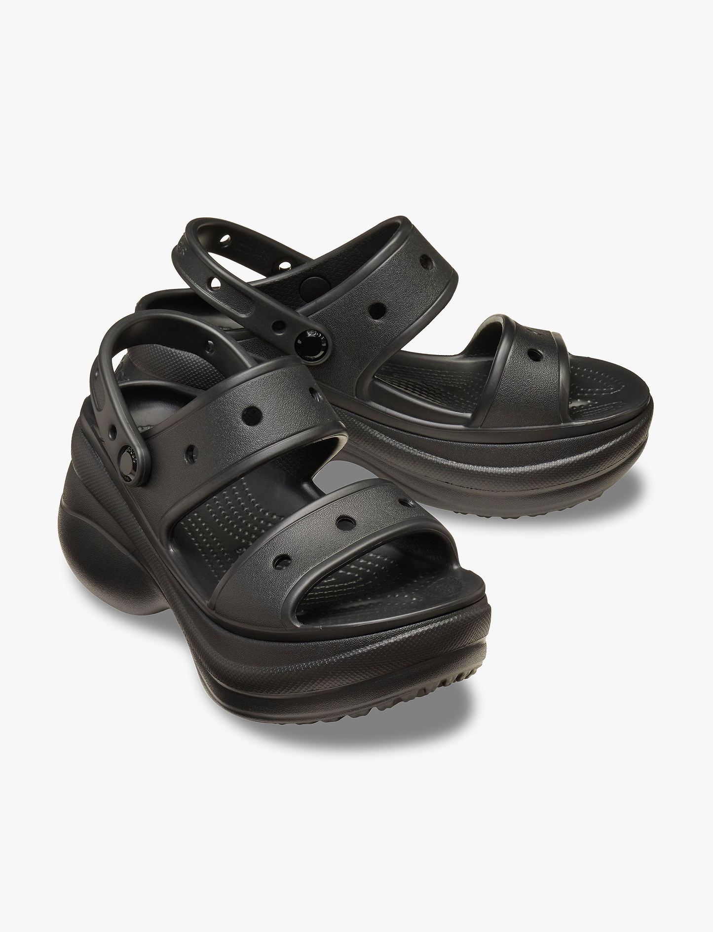 Crocs Women's Classic Bae Sandal - סנדלי פלטפורמה ביי קרוקס לנשים בצבע שחור