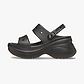 Crocs Women's Classic Bae Sandal - סנדלי פלטפורמה ביי קרוקס לנשים בצבע שחור