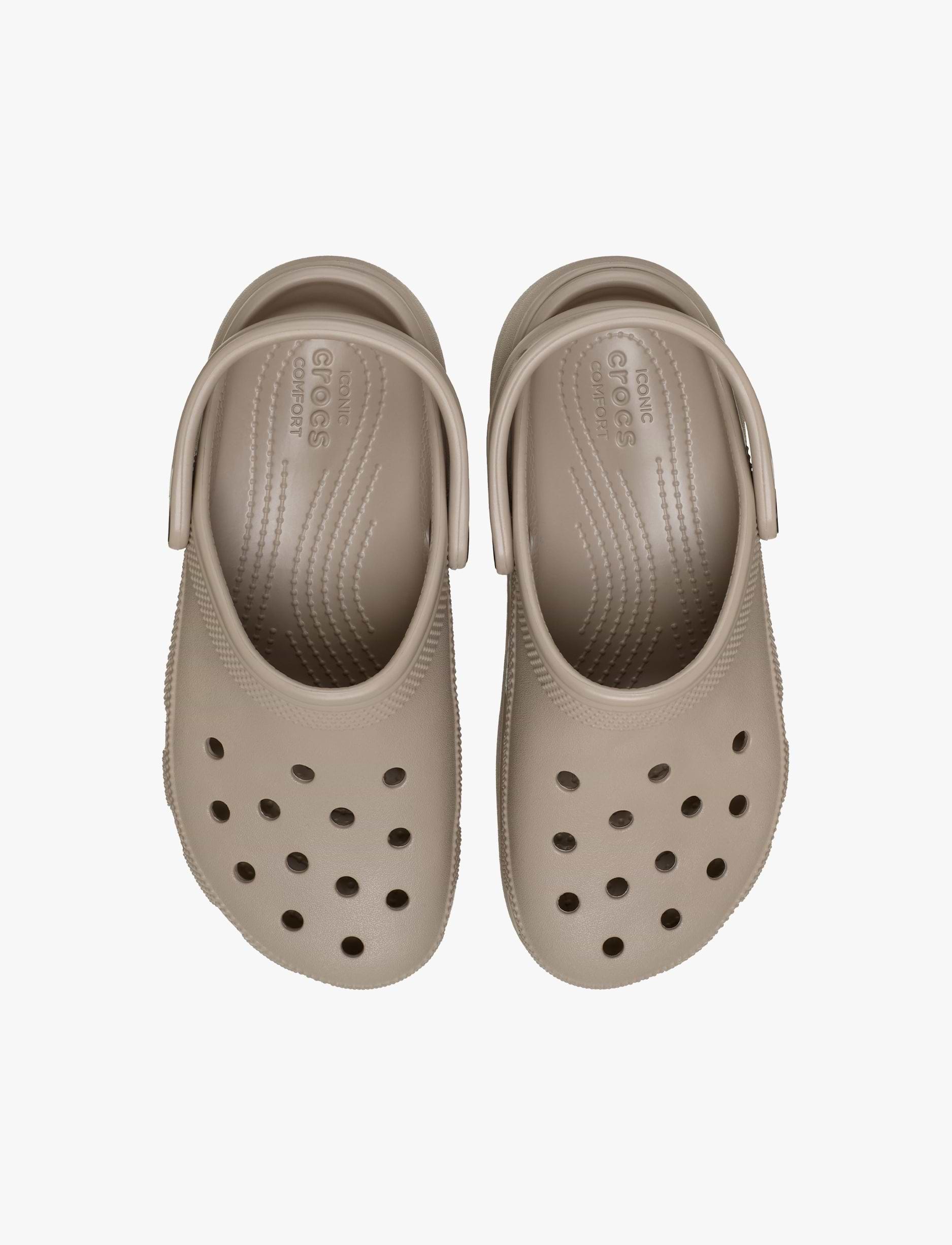 Crocs Classic Platform Clog - כפכפי פלטפורמה קרוקס לנשים