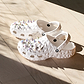 Crocs Classic Geometric Clog - כפכפי קלוג קרוקס בעיצוב צורות גיאומטריות
