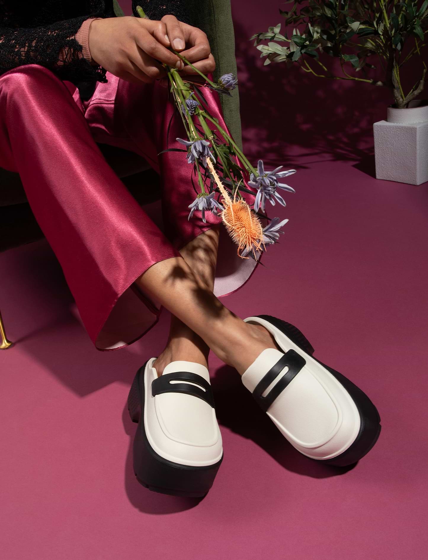 Crocs Stomp Loafer- כפכפי מוקסין פלטפורמה קרוקס לנשים