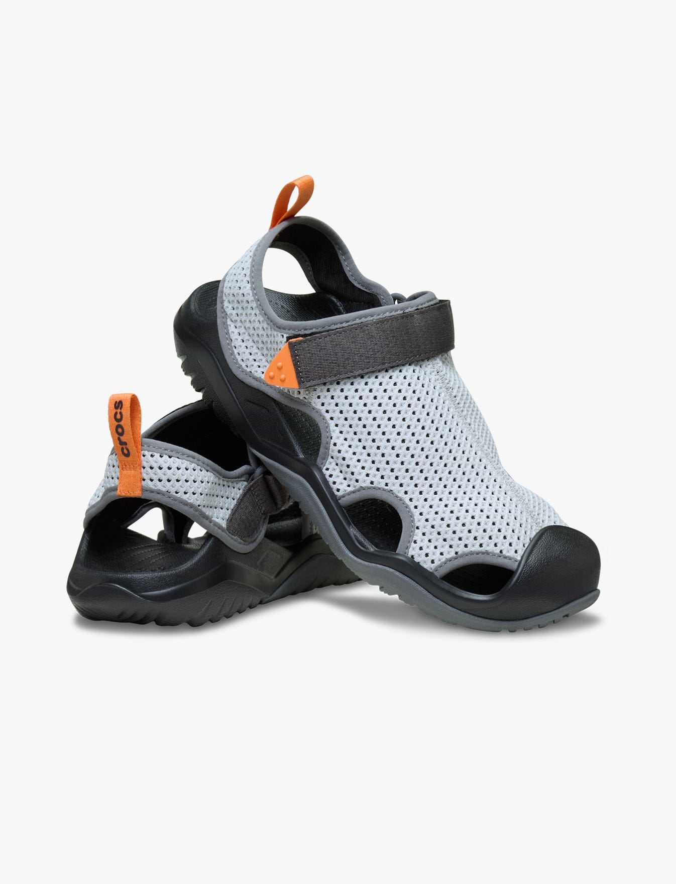 Crocs Swiftwater Mesh Deck Sandal - סנדלי קרוקס סוויפווטר לגברים בצבע מיראז' אפור/שחור