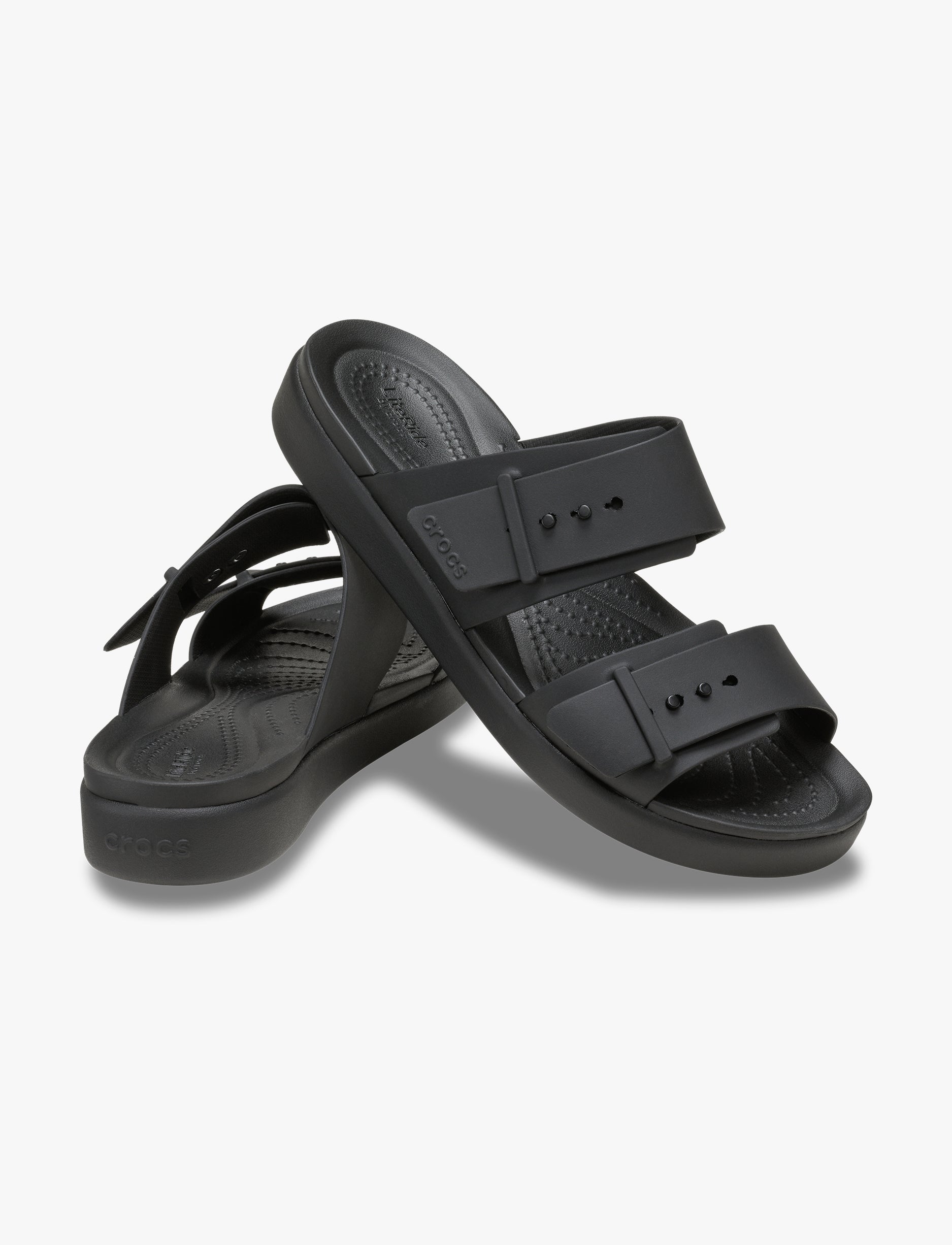Crocs Brooklyn Buckle Low Low - כפכפי קרוקס ברוקלין לנשים בצבע שחור