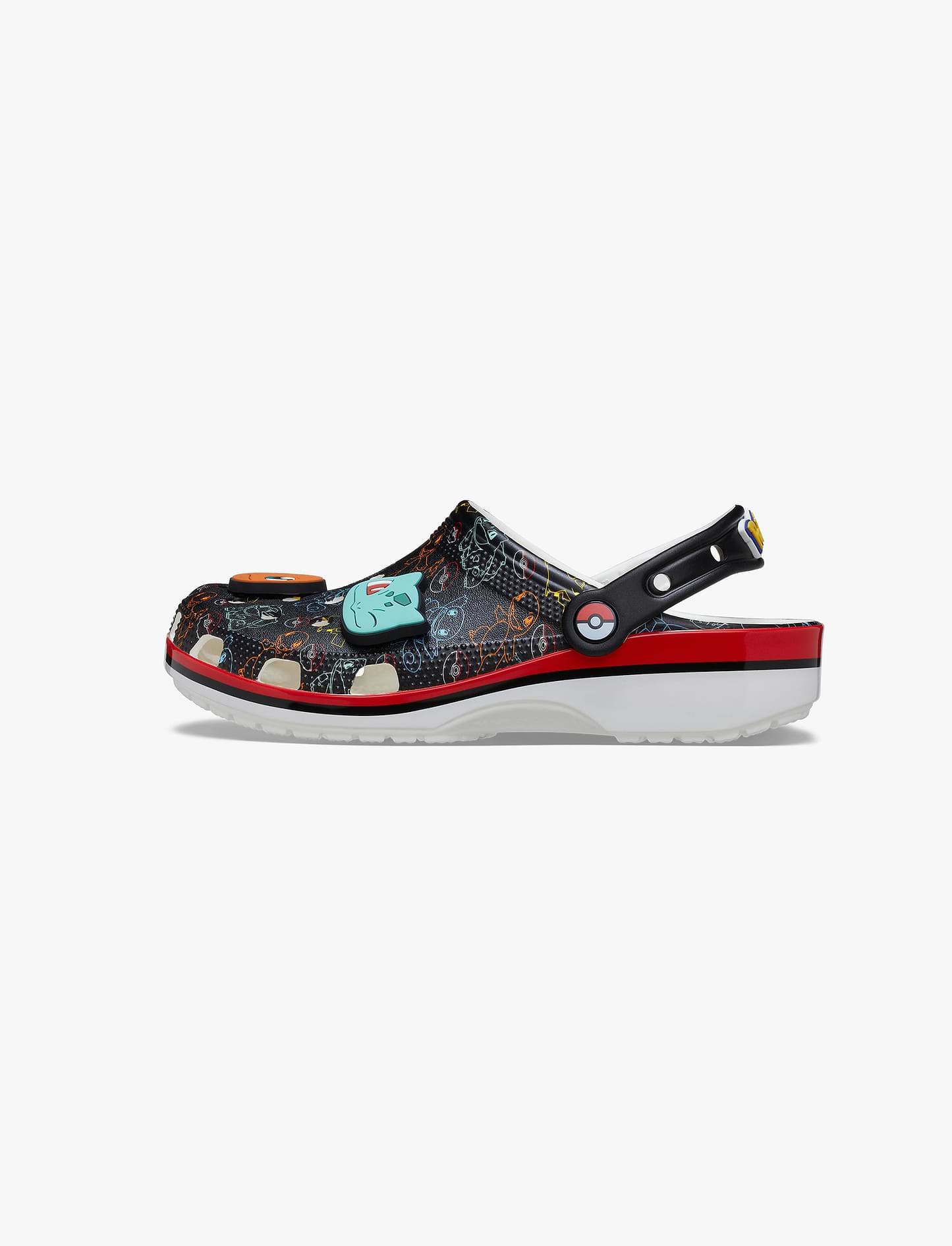 Crocs Pokemon Print Classic Clog K - כפכפי קלוג קרוקס פוקימוןן פרינט לילדים שחור/לבן