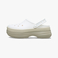 Crocs Classic Stacked Clog - כפכפי פלטפורמה קרוקס לנשים בצבע לבן גיר/קרם