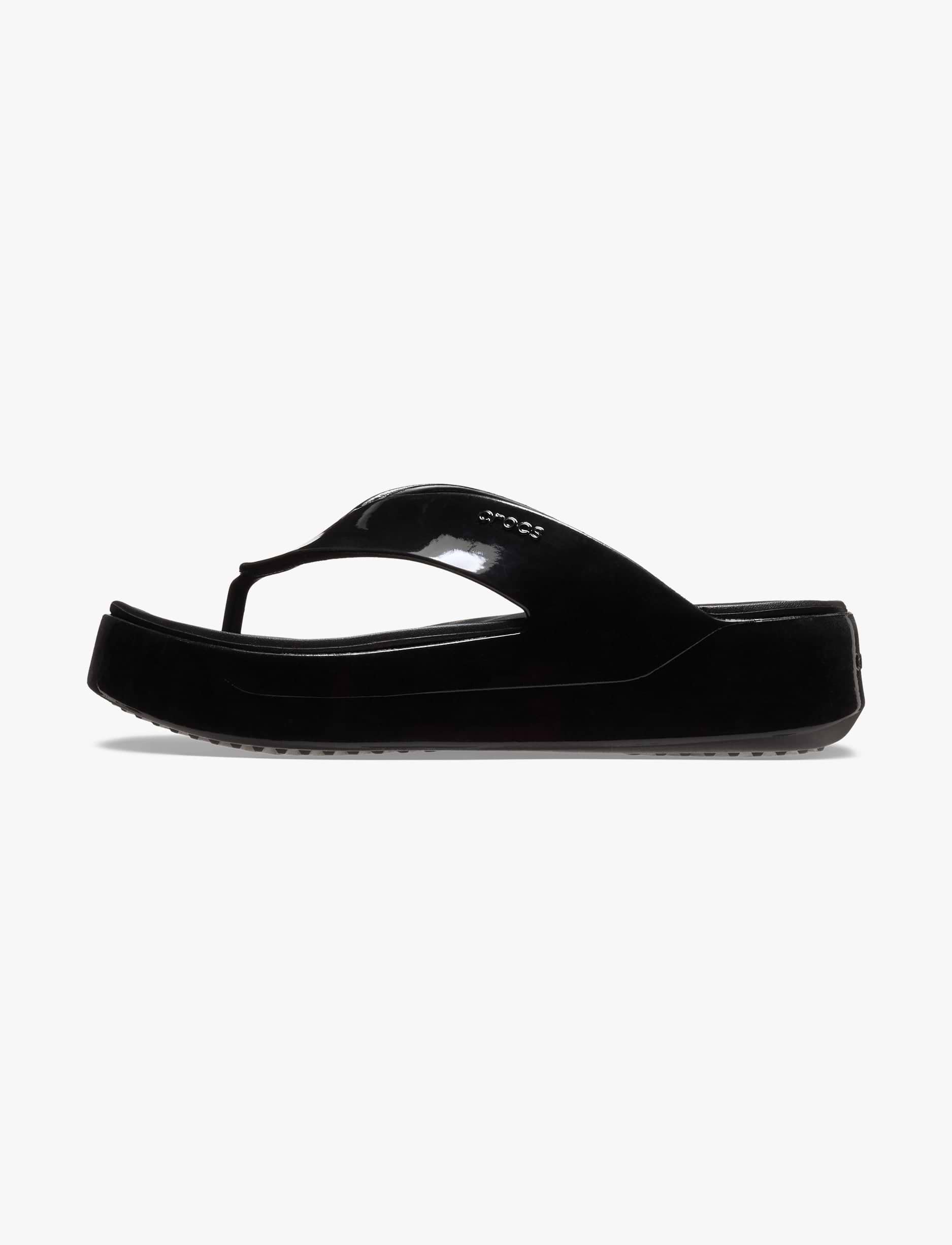 Crocs Getaway Platform Patent Flip - כפכפי אצבע קרוקס לנשים בצבע שחור