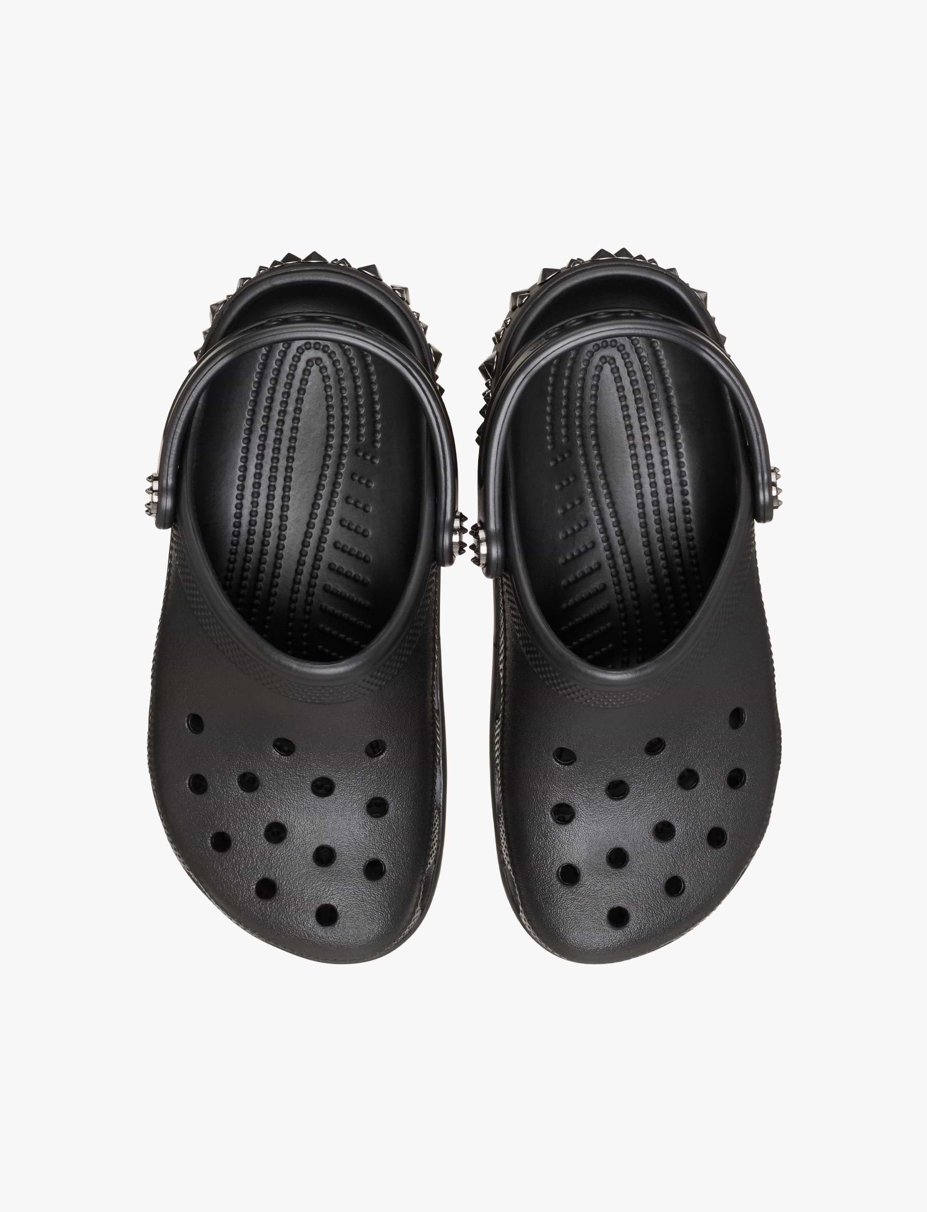 Crocs Classic Studded Clog - כפכפי קרוקס קלוג בעיטור ניטים בצבע שחור