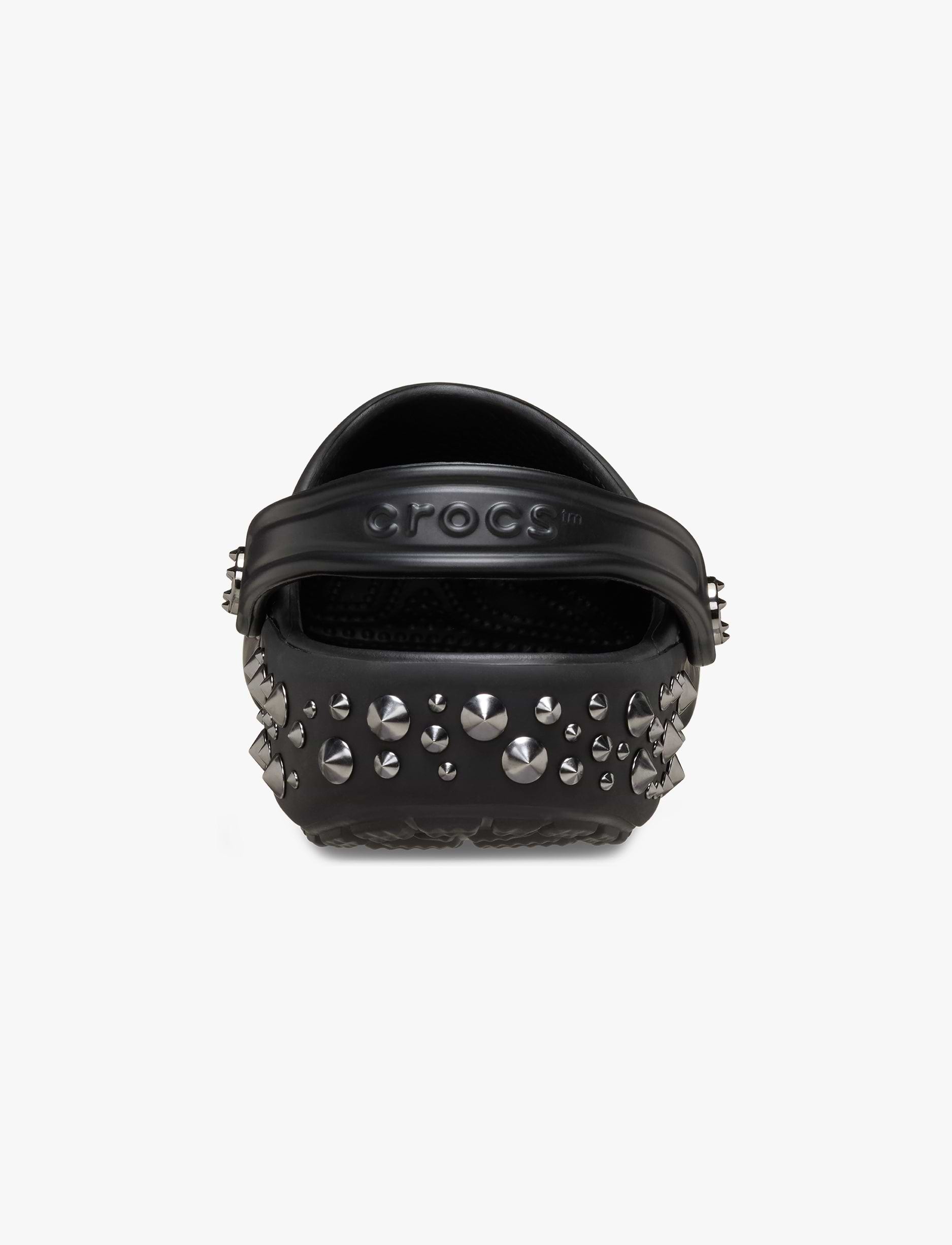 Crocs Classic Studded Clog - כפכפי קרוקס קלוג בעיטור ניטים בצבע שחור
