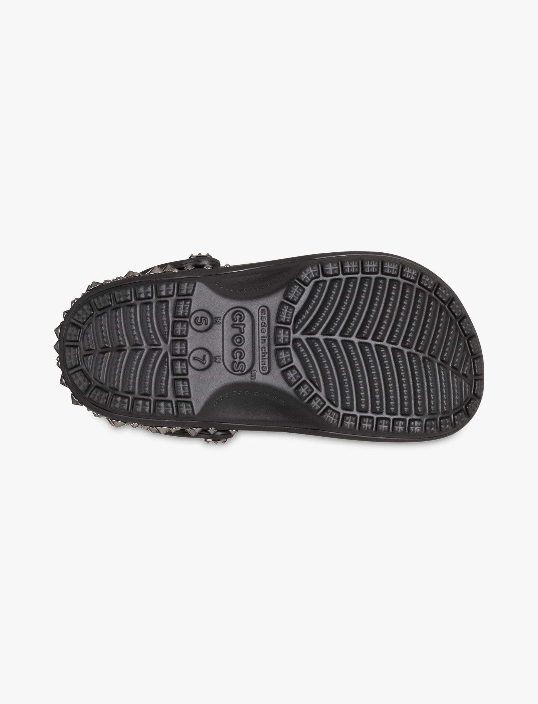 Crocs Classic Studded Clog - כפכפי קרוקס קלוג בעיטור ניטים בצבע שחור