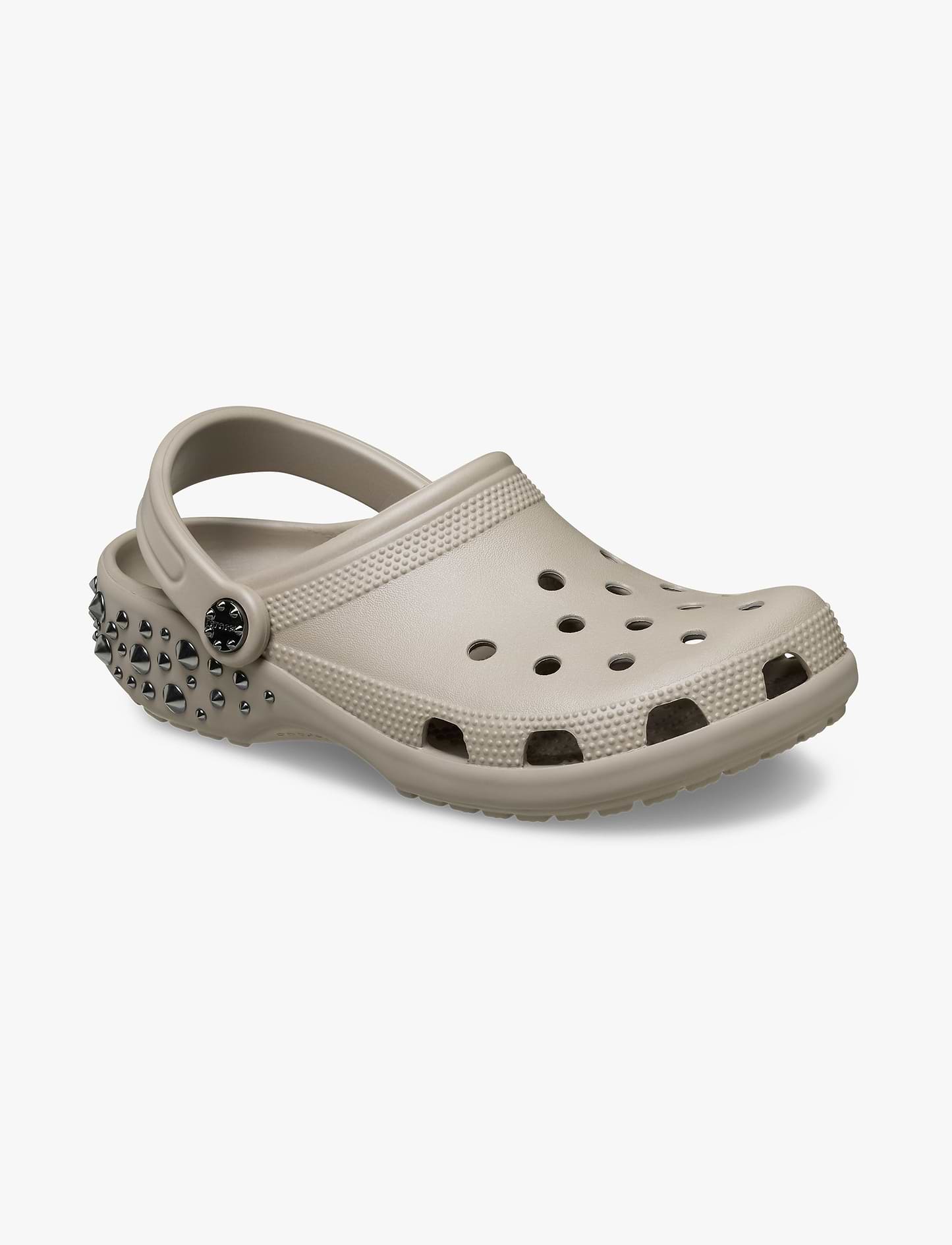 Crocs Classic Studded Clog - כפכפי קרוקס קלוג בעיטור ניטים בצבע טאופ