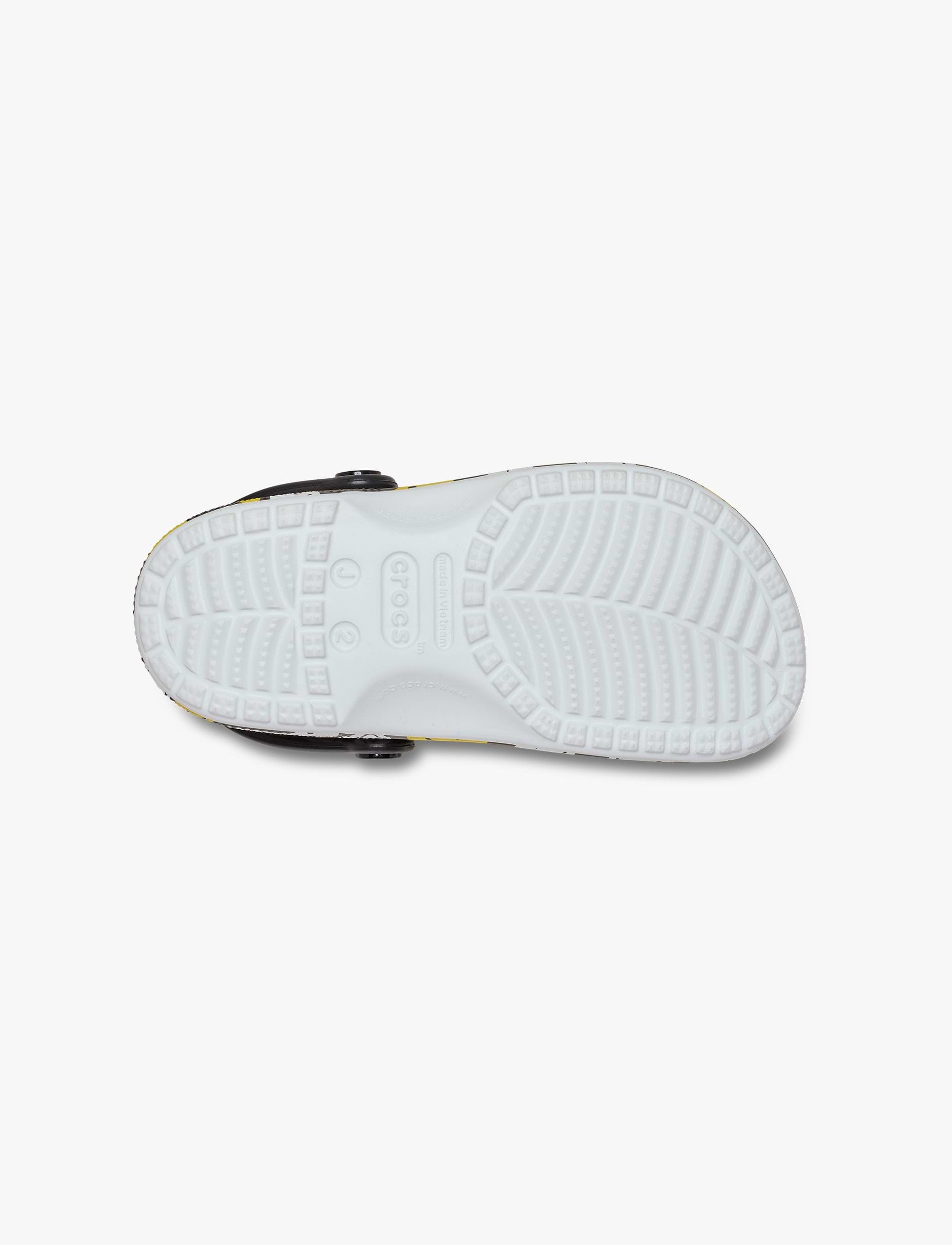 Crocs Smiley Classic Clog K - כפכפי קלוג קרוקס סמיילי לילדים בצבע שחור/לבן/צהוב