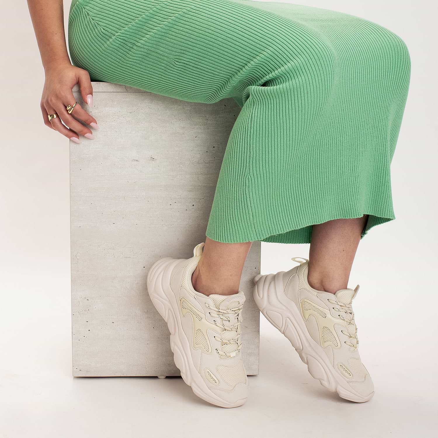 ברוכים הבאים ל-WeShoes! מותגי נעליים ואופנה · יבואן רשמי