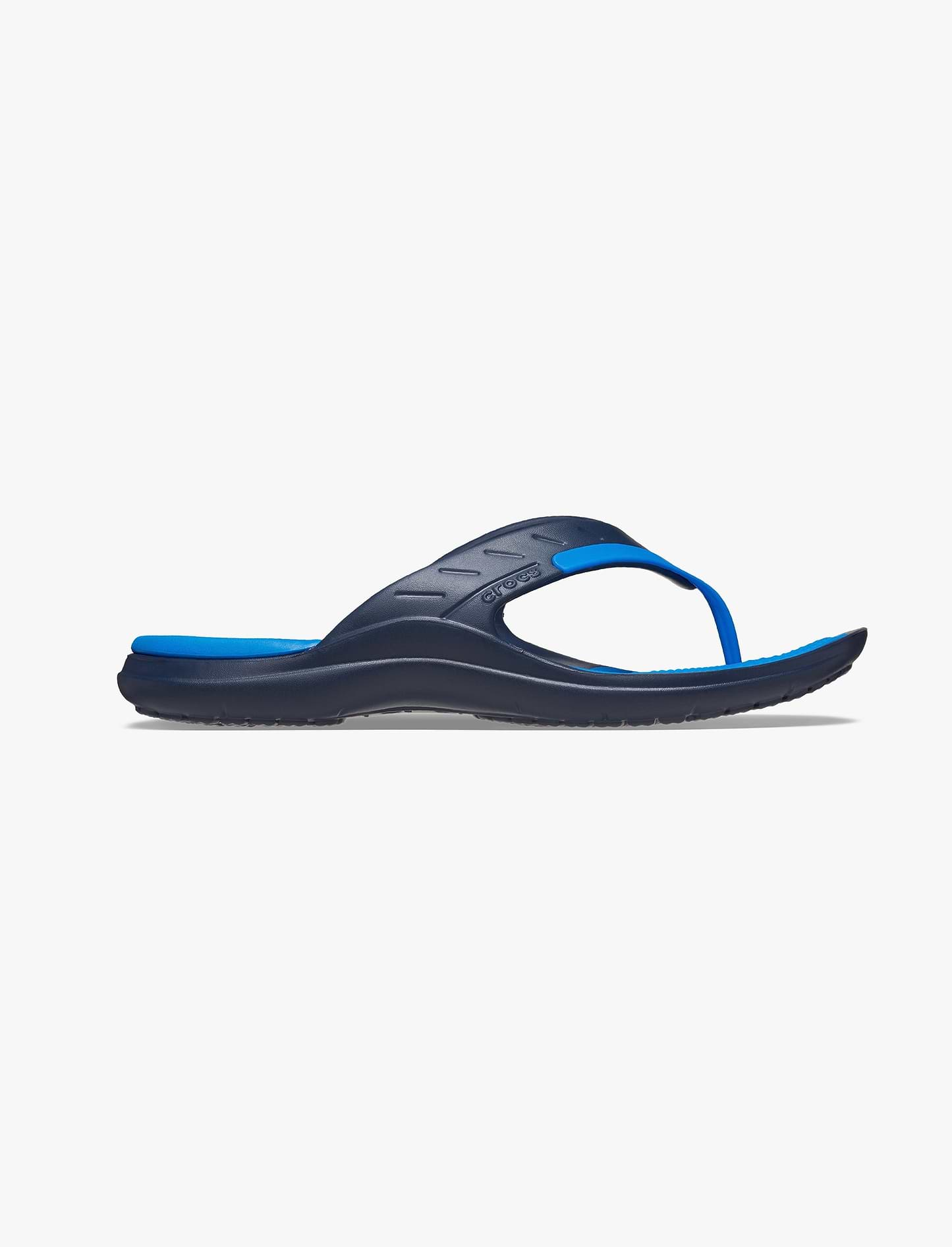 Crocs Modi Sport Flip - נעל אצבע ספורטיבית בצבע נייבי