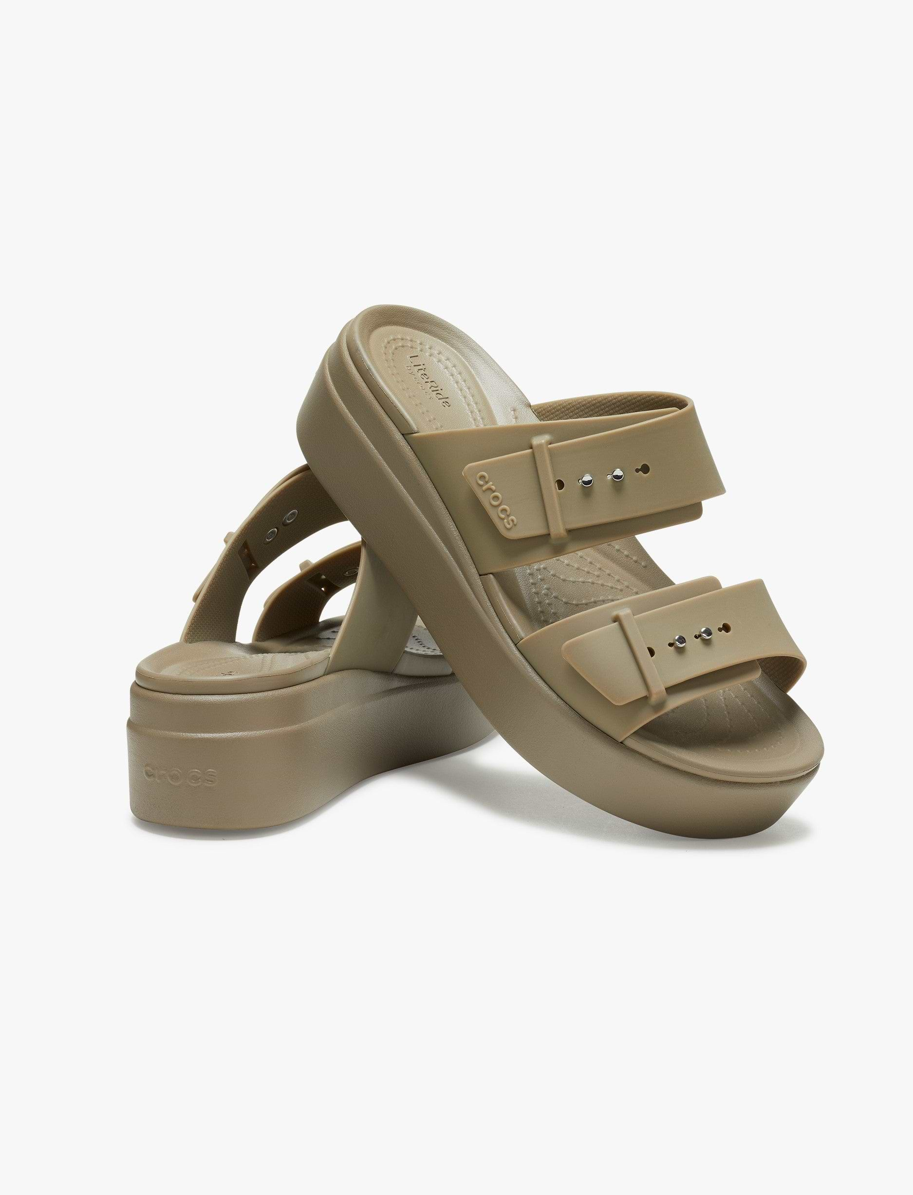 Crocs Brooklyn Sandal LowWdg W - כפכפי פלטפורמה ברוקלין לנשים