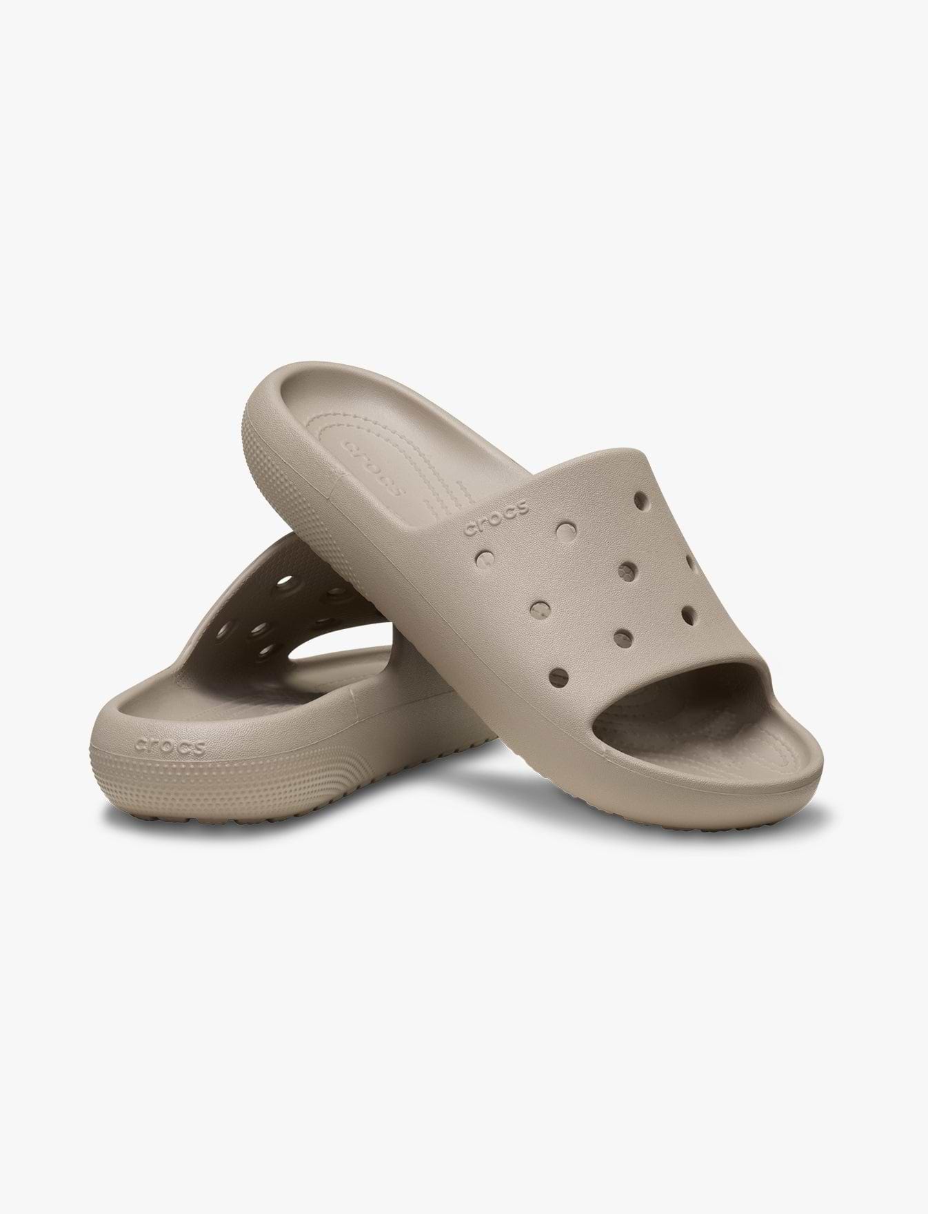 Crocs Classic Slide v2 - כפכפי סלייד קרוקס בצבע טאופ