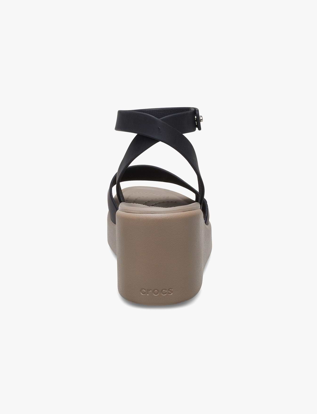 Crocs Brooklyn Ankle Strap Wedge - סנדלי פלטפורמה קרוקס לנשים בצבע שחור/משרום