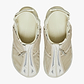 Crocs Classic Energy Running Vest  - נעלי קרוקס לגברים בצבע קרם