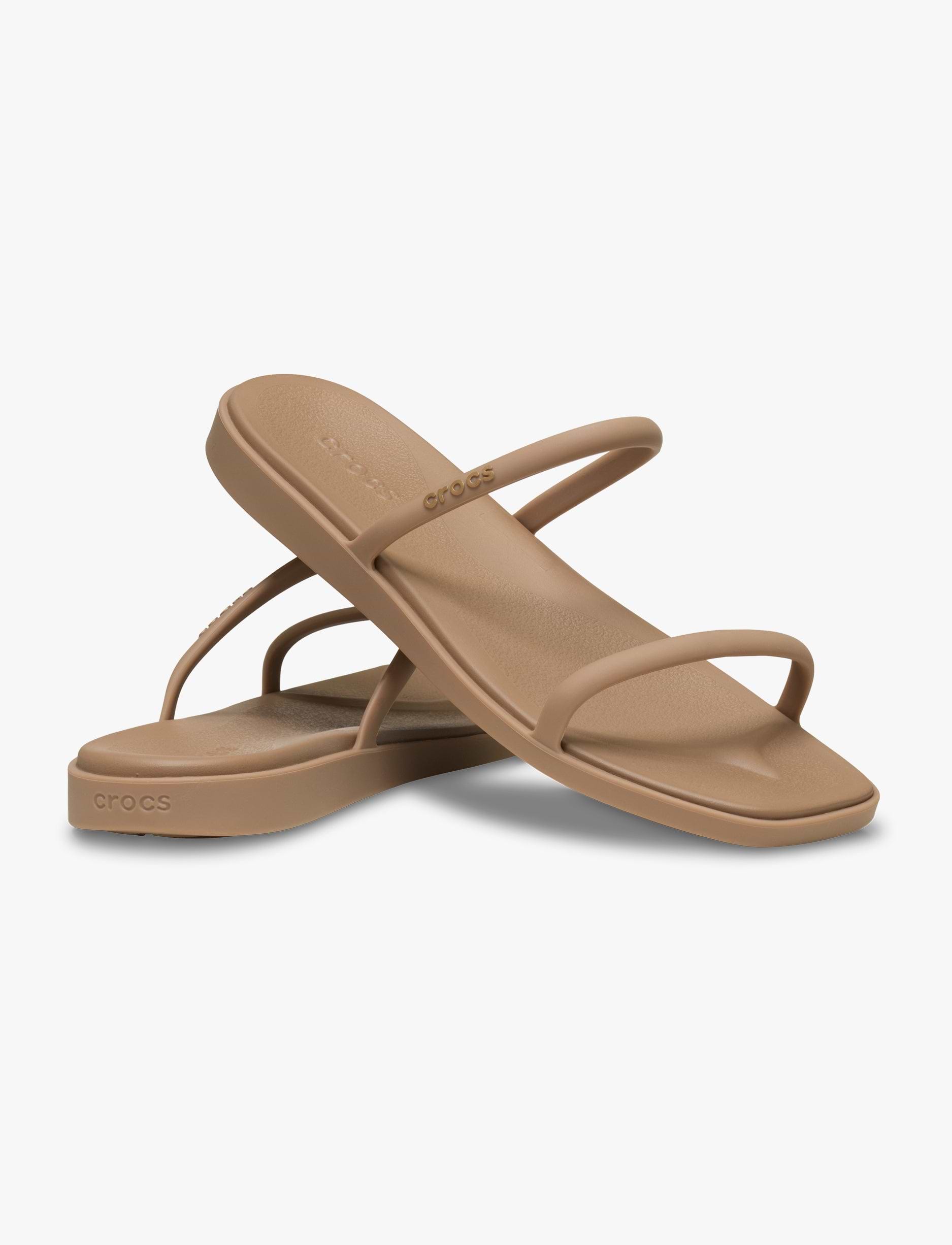 Crocs Miami Two Strap Sandal  - כפכפי קרוקס מיאמי 2 רצועות לנשים בצבע שוקולד חלב