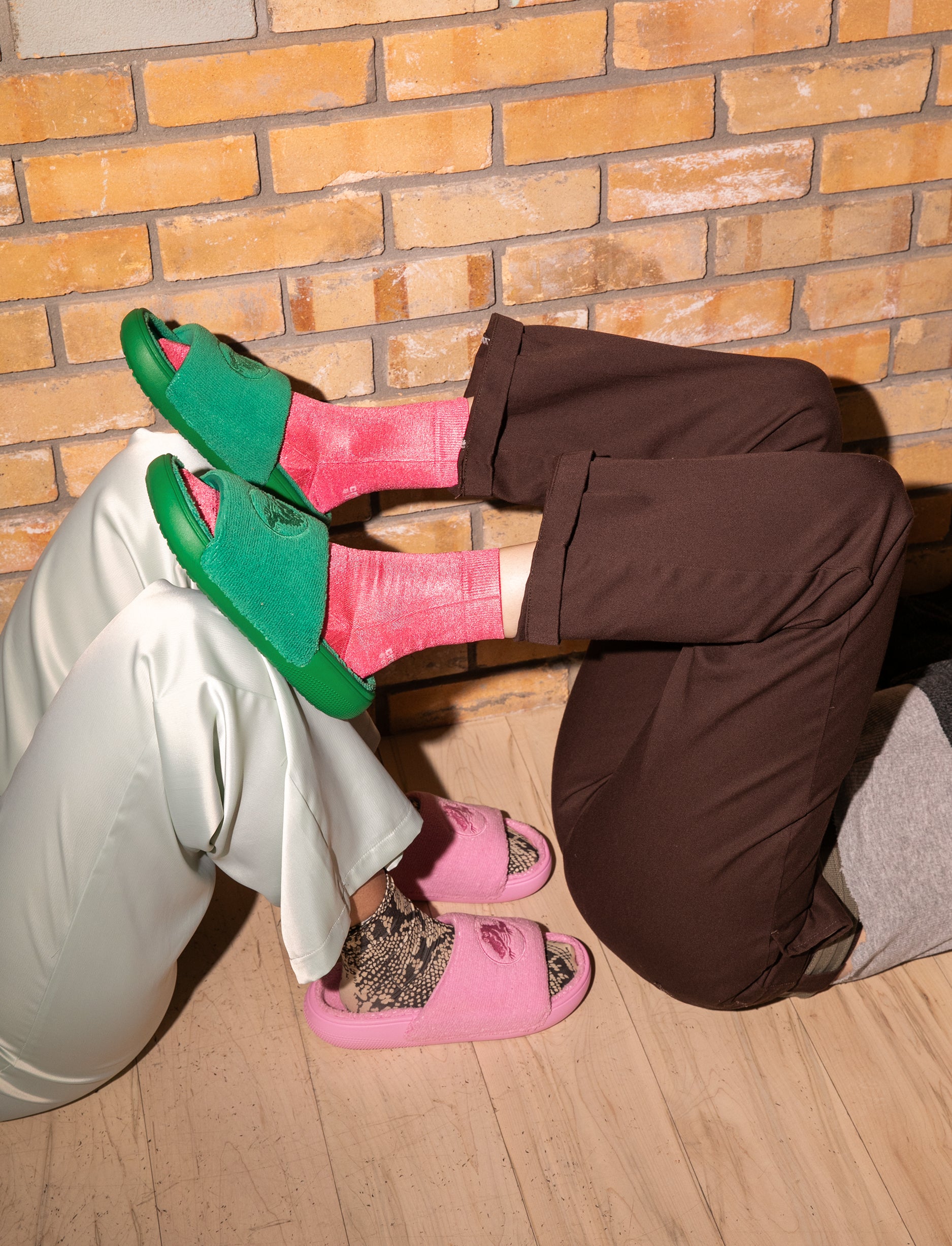 Crocs Classic Towel Slide - כפכפי מגבת קרוקס לנשים