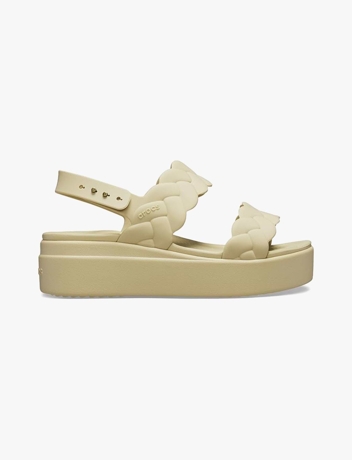 Crocs Brooklyn Woven Upper Low Wedge - סנדלי פלטפורמה קרוקס ברוקלין לנשים בצבע צ'אי