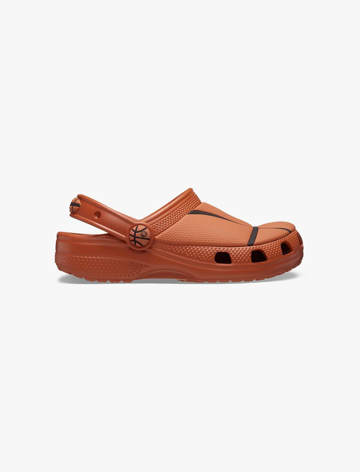 Crocs Classic Basketball Clog T - כפכפי קרוקס קלוג לילדים בצבע כתום גזר בהדפס כדור סל מידות קטנות
