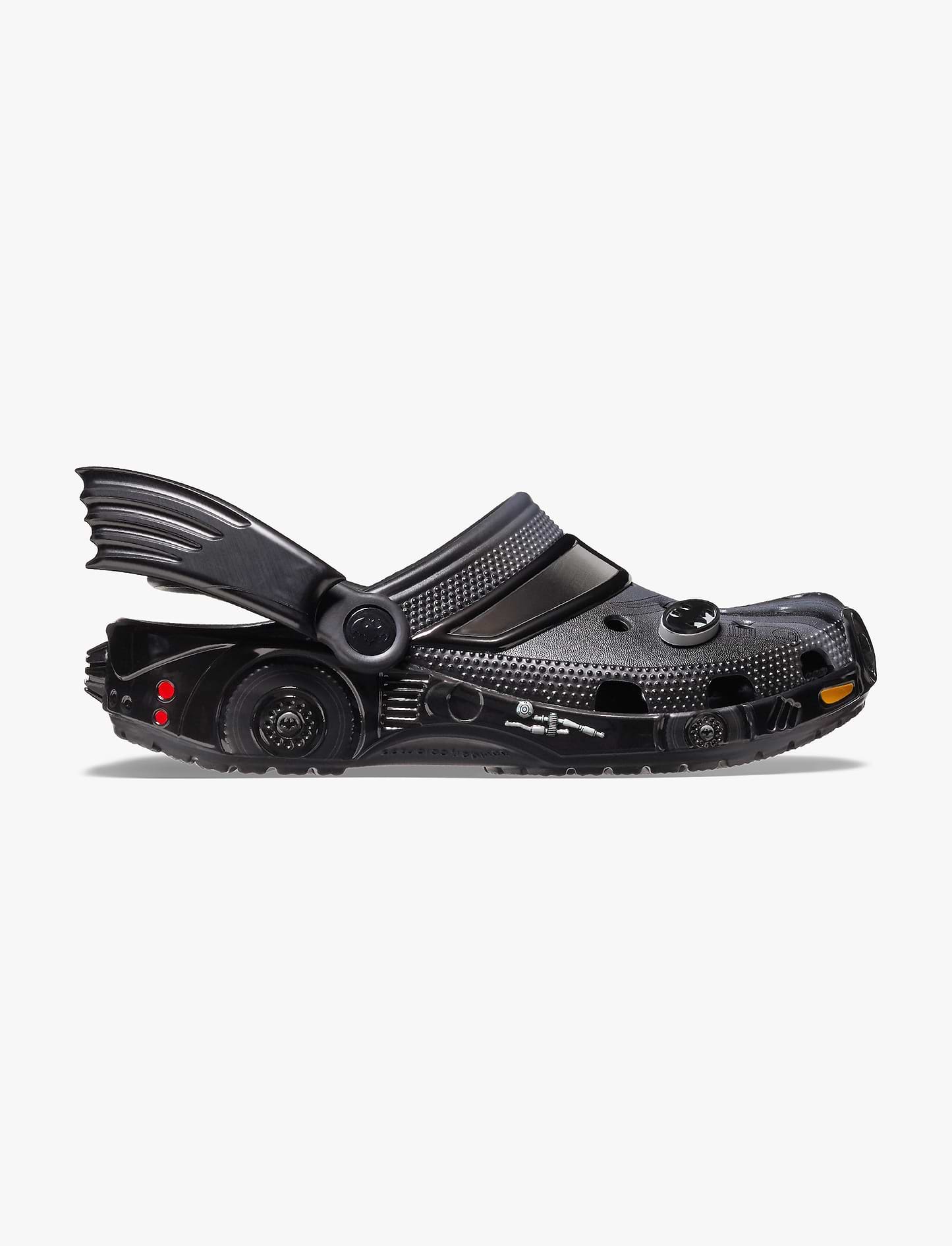Crocs Batman Batmobile Classic Clog - כפכפי קרוקס באטמן בעיטור כנפי עטלף בצבע שחור