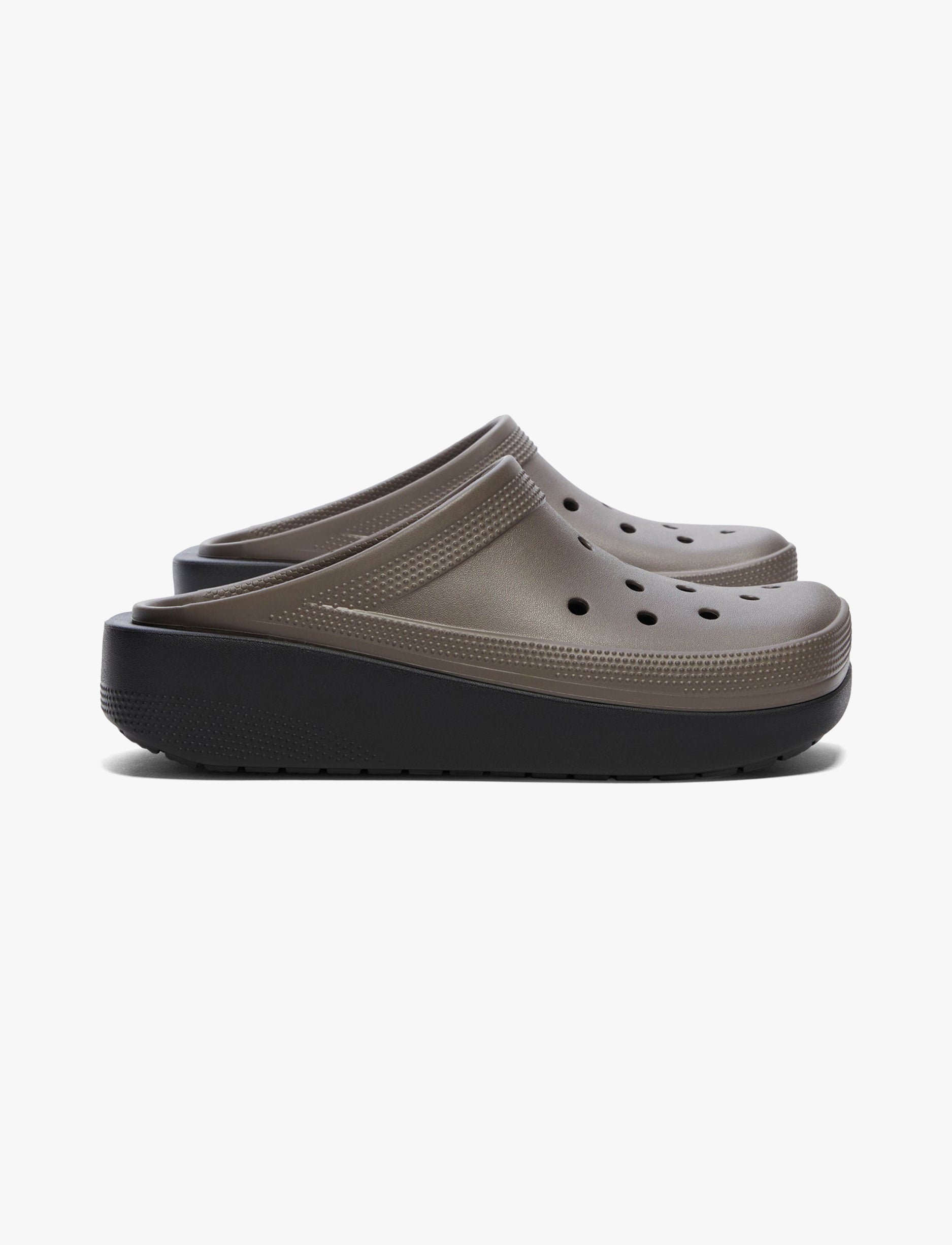 Crocs Blunt Toe Blocked - כפכפי קרוקס לנשים